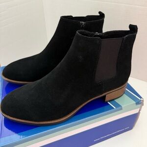 White Mountain Black Suede Ankle Boots Women’s Size 9
